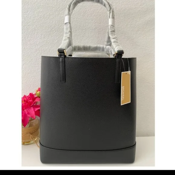 NEW Michael Kors Kelli Tote - Picture 9 of 9